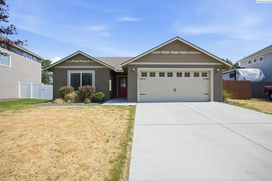 629 E 35th Ave, Kennewick, WA 99337 - #2