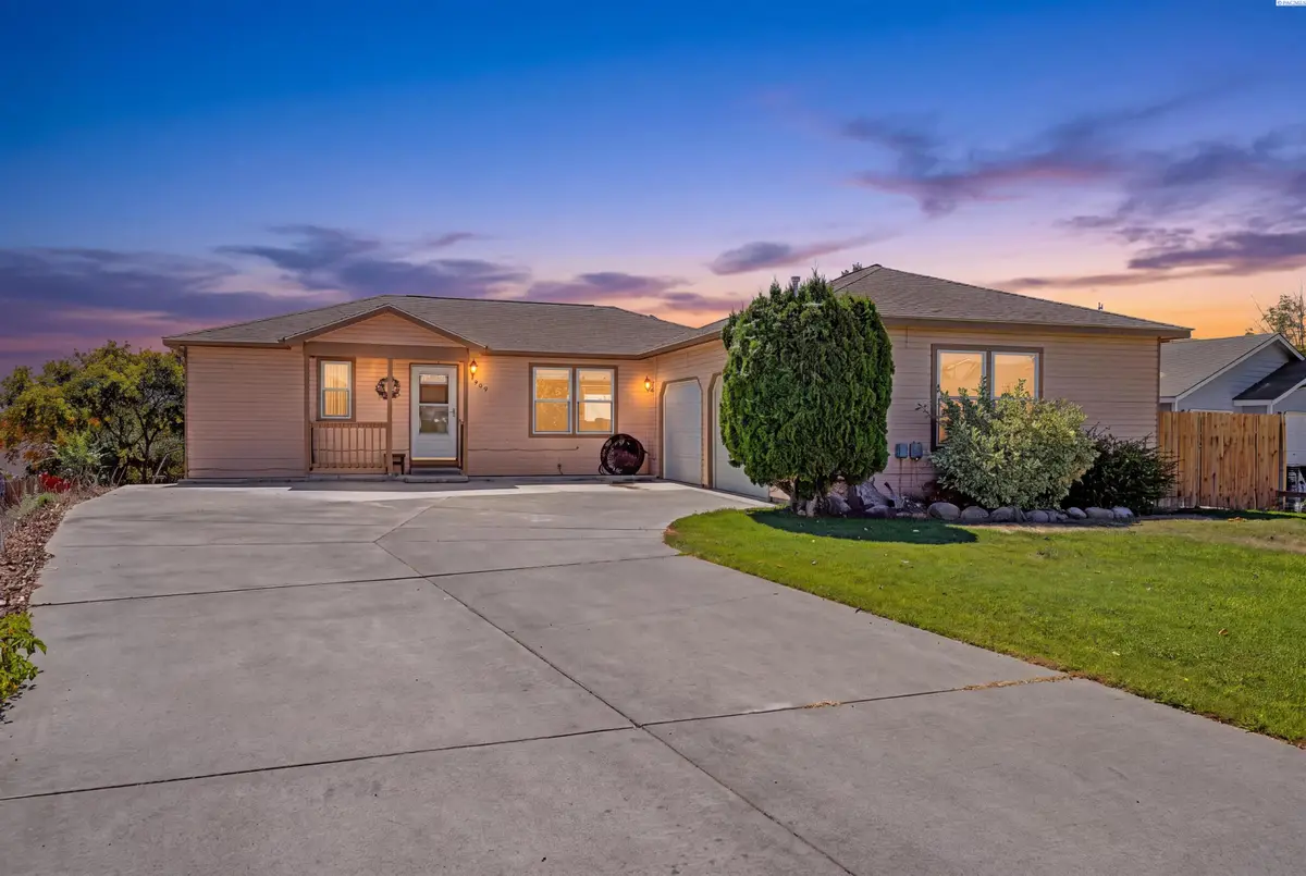909 W Windrose, Moses Lake, WA 98837 - #1