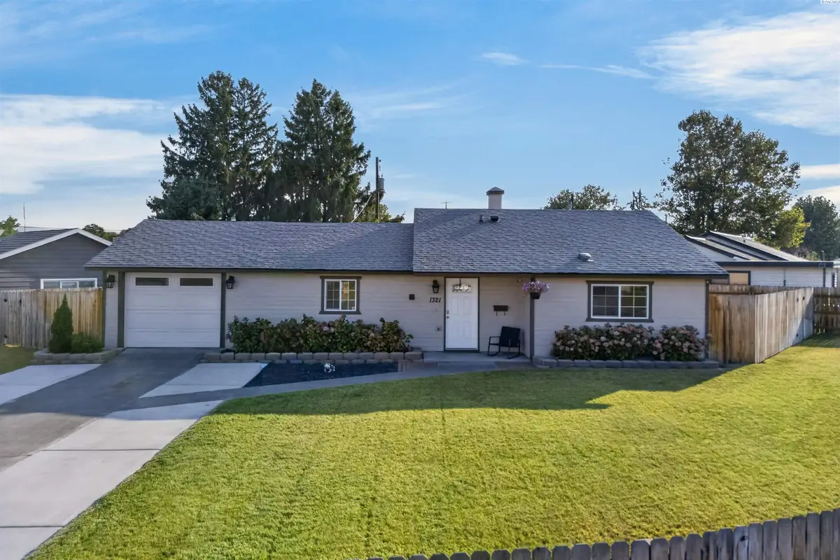 1321 W 3rd Ave, Kennewick, WA 99336 - #1