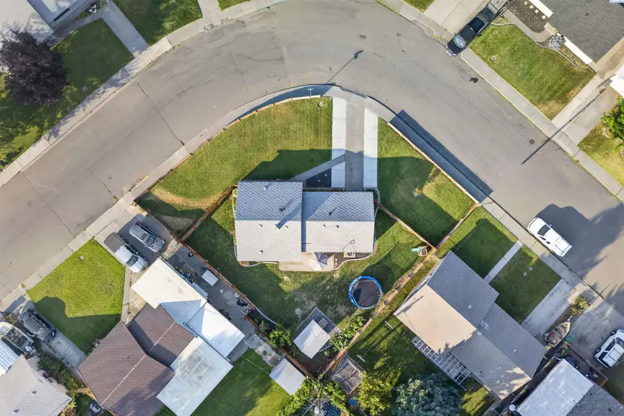 1321 W 3rd Ave, Kennewick, WA 99336 - #2