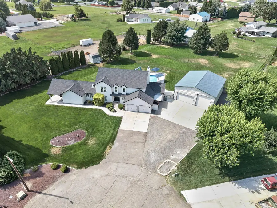 3803 Alderlake Court, West Richland, WA 99353 - #2
