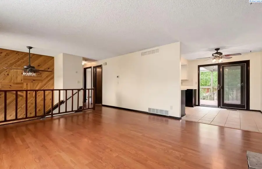 1701 Goldfinch, West Richland, WA 99353 - #3