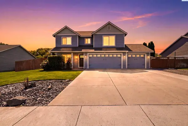 225 W 53rd Ave, Kennewick, WA 99337