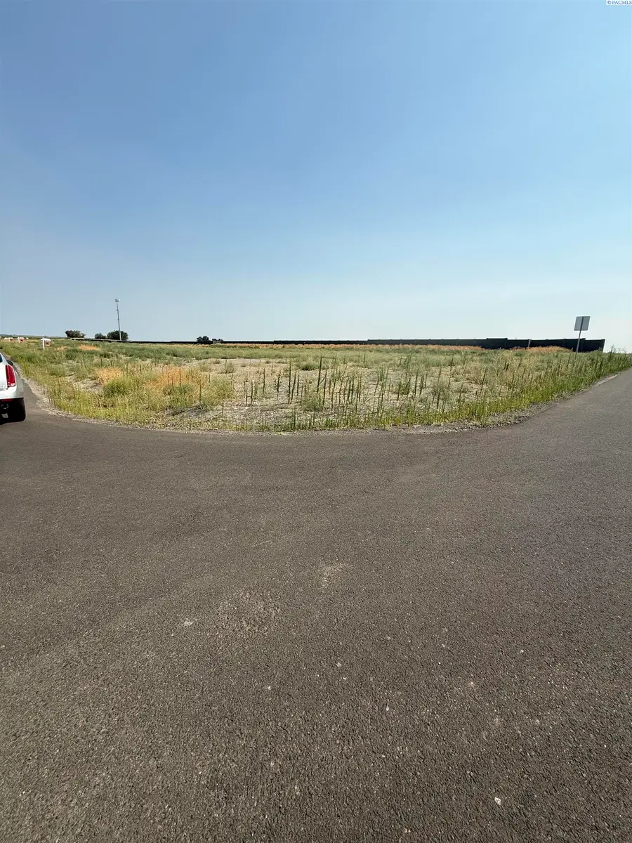 8301 Axil Lane, Pasco, WA 99301 - #2