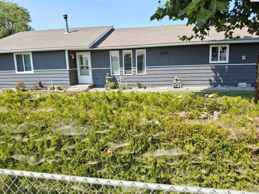 400 Dayton Rd., Grandview, WA 98930 - #3