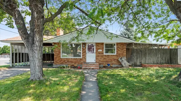 1735 N 18th Dr, Pasco, WA 99301