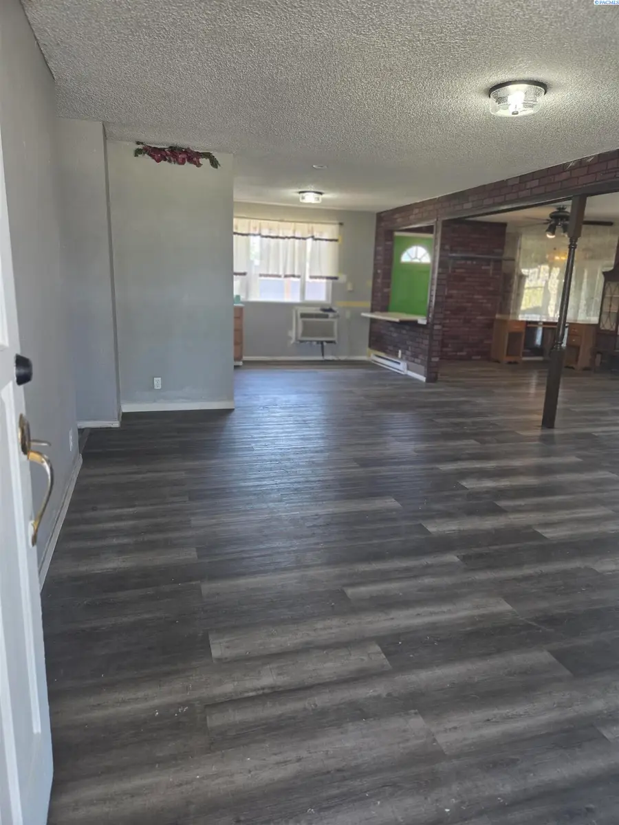 2005 Briar Ct., Grandview, WA 98930 - #3