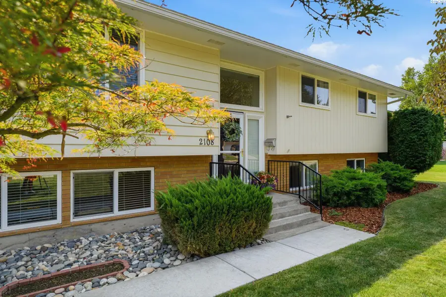 2108 Hoxie Ave, Richland, WA 99354 - #2