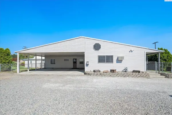 1104 Rd 40, Pasco, WA 99301