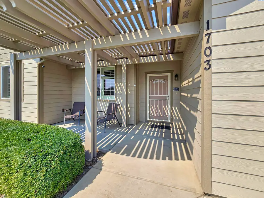 1703 Ironwood Ave, West Richland, WA 99353 - #2
