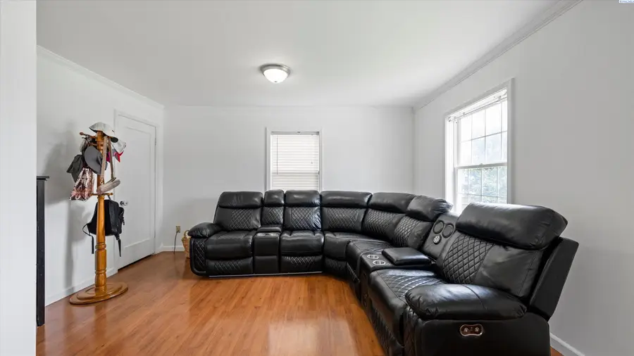29 N Mayfield Street, Kennewick, WA 99336 - #2
