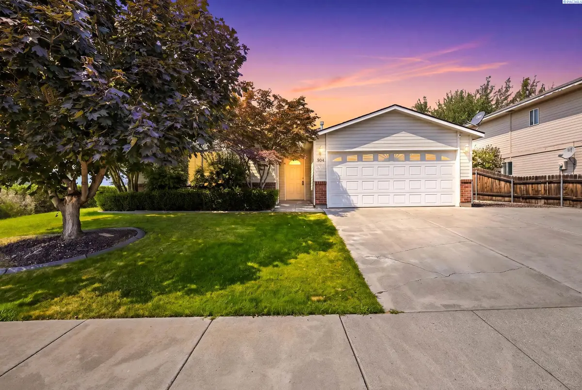 904 S Arthur Pl, Kennewick, WA 99336 - #1