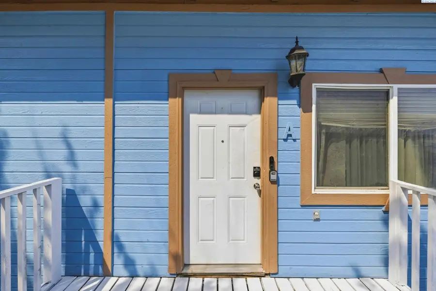 111 N Garfield St, Kennewick, WA 99336 - #2