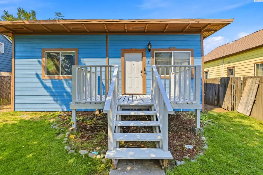 111 N Garfield St, Kennewick, WA 99336 - #3