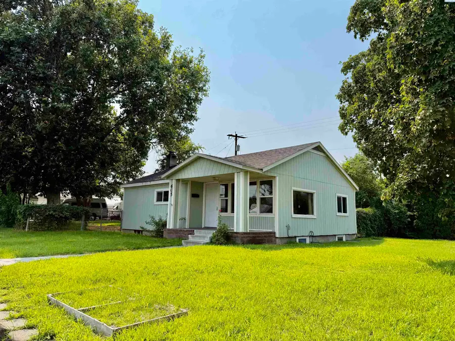 605 Smith Ave, Richland, WA 99352 - #3
