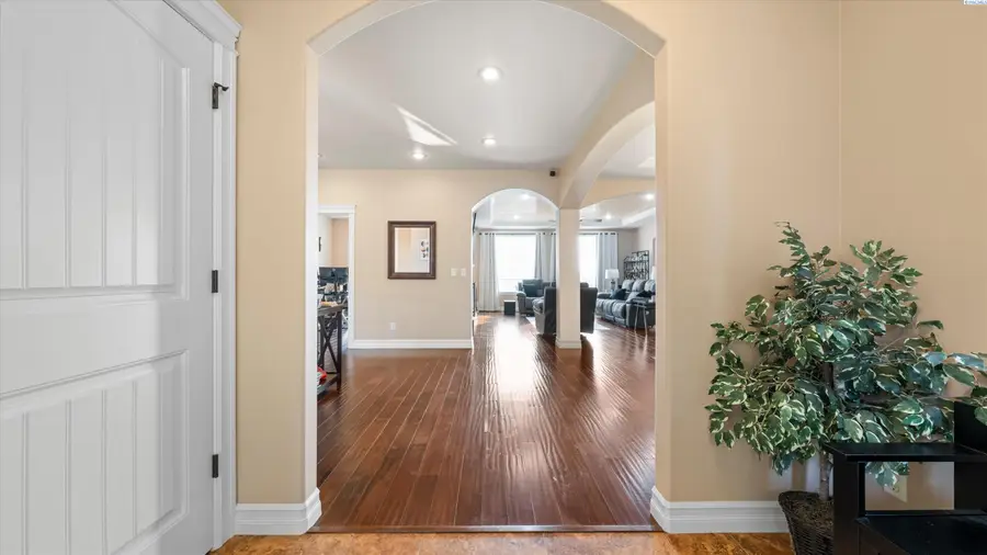 490 Riverwood St, Richland, WA 99352 - #2