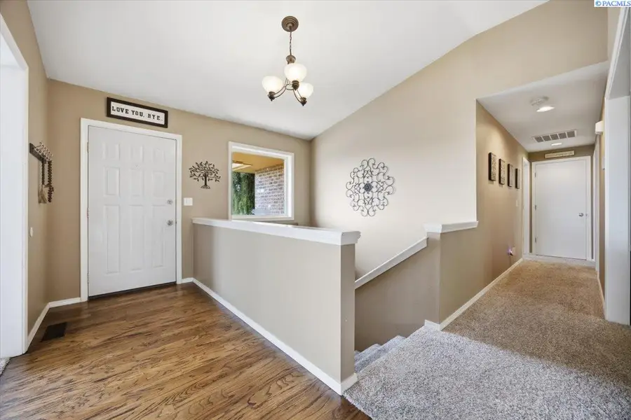 210 Rachel Rd, Kennewick, WA 99338 - #2
