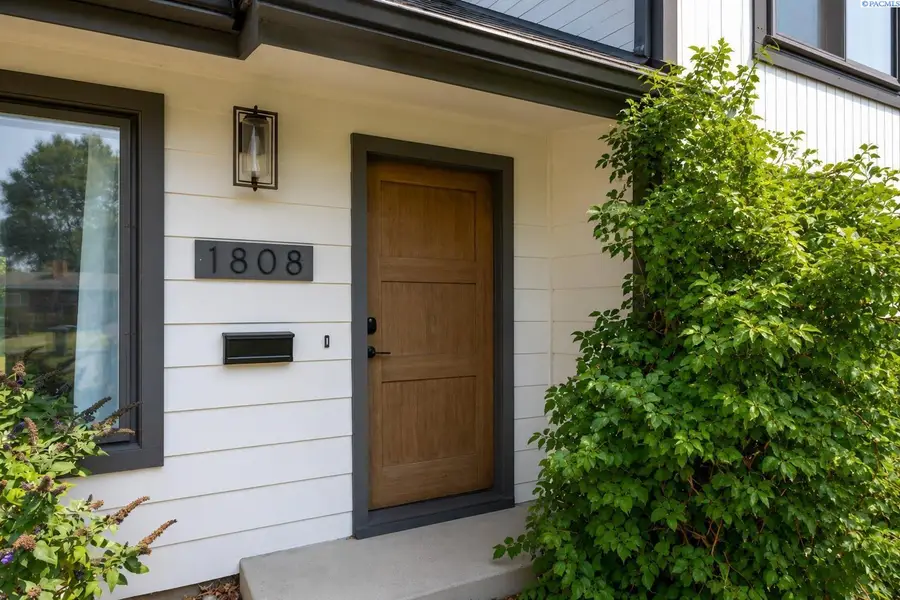 1808 Mcpherson Avenue, Richland, WA 99354 - #2
