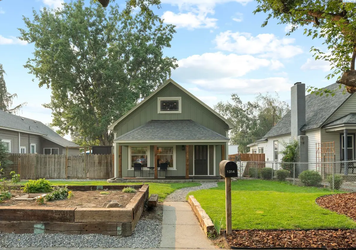 1314 Grant Ave, Prosser, WA 99350 - #1