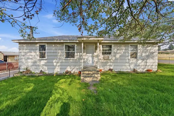 1261 N Morain Loop, Kennewick, WA 99336