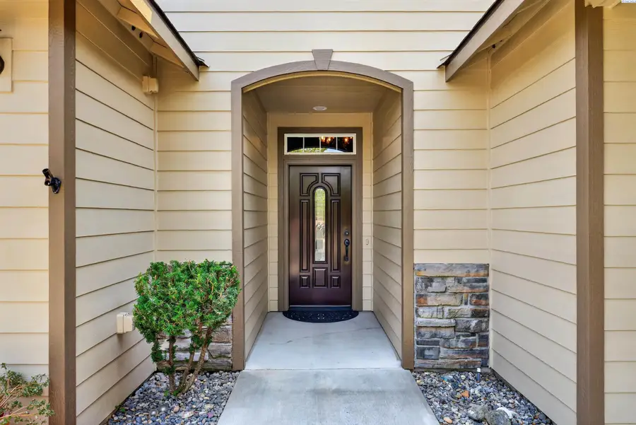 1817 S Irving, Kennewick, WA 99338-2142 - #3