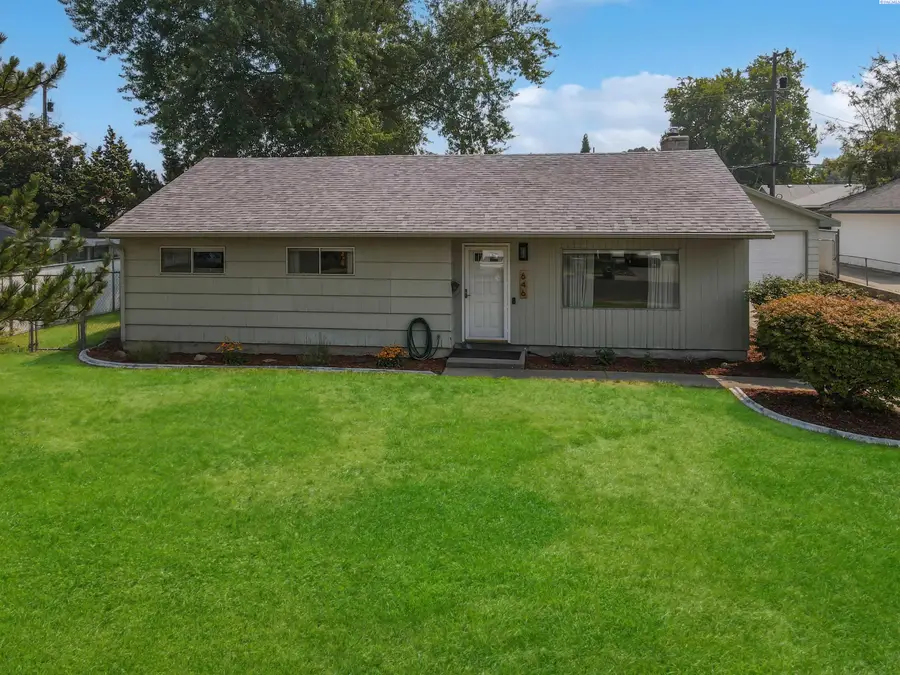 646 Cedar Avenue, Richland, WA 99352 - #2