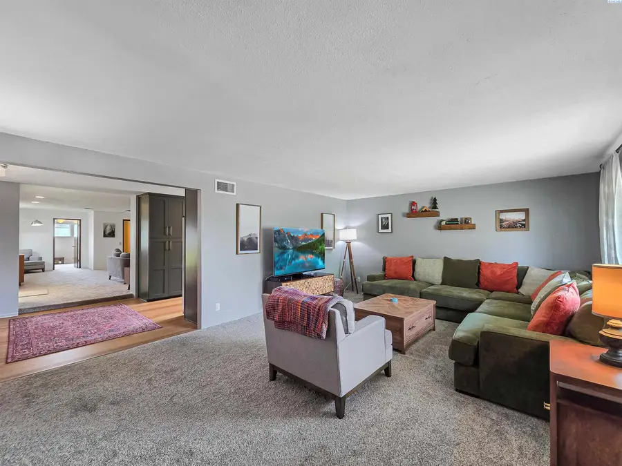 646 Cedar Avenue, Richland, WA 99352 - #3