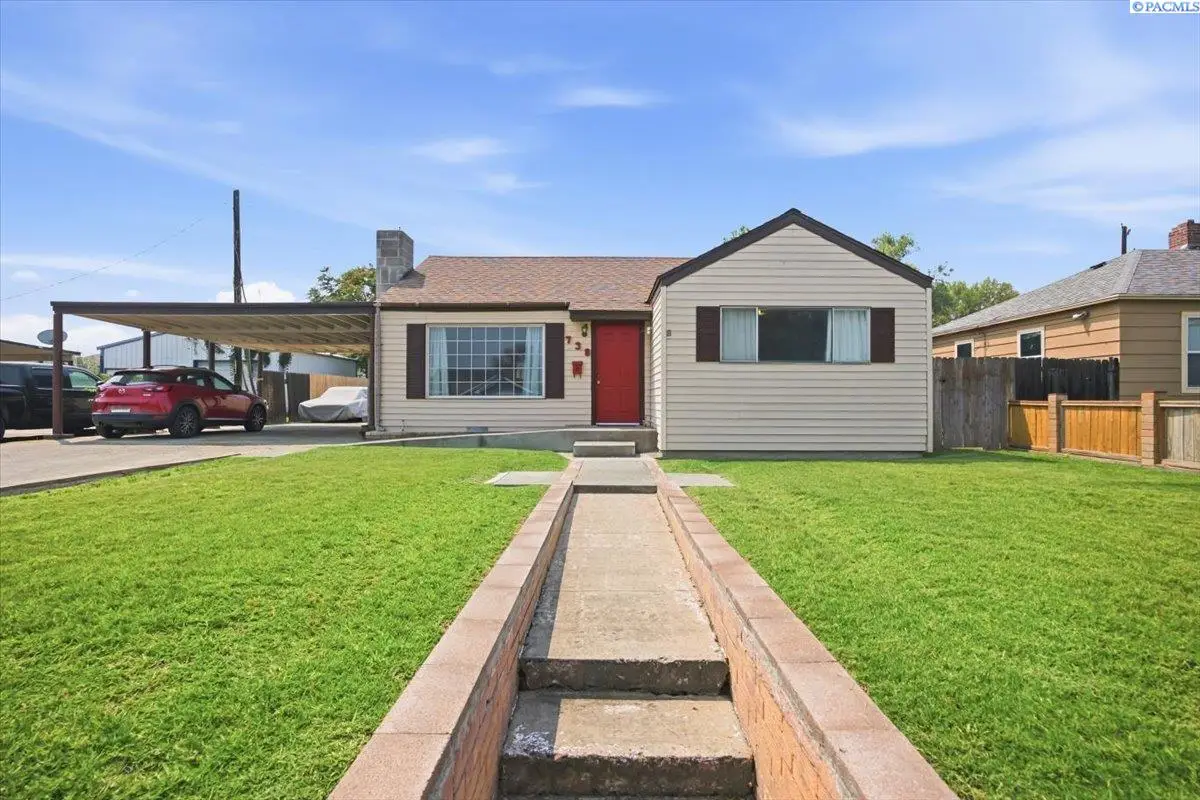 738 E 4th Ave, Kennewick, WA 99336 - #1