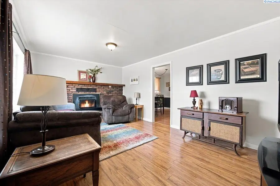 738 E 4th Ave, Kennewick, WA 99336 - #3