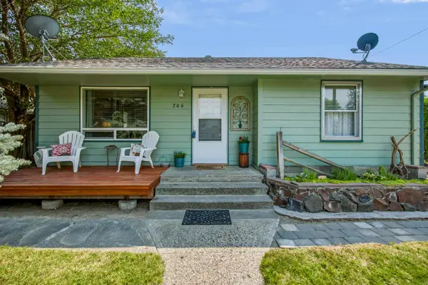 206 E 14th Ave, Kennewick, WA 99337