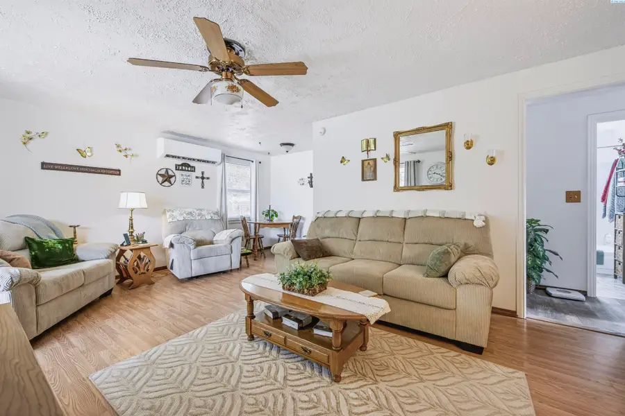 206 E 14th Ave, Kennewick, WA 99337 - #3