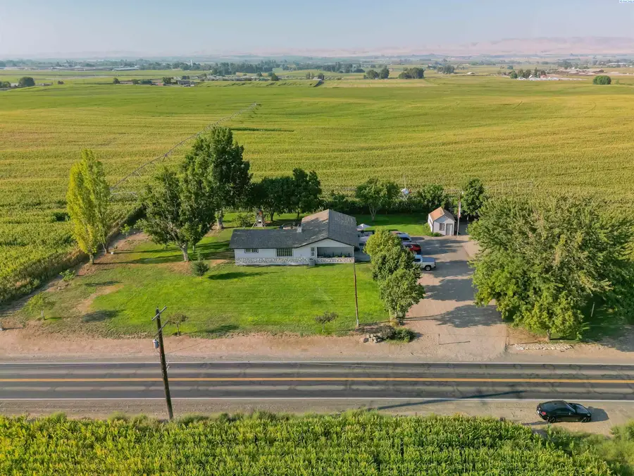 691 Van Belle Rd, Granger, WA 98932 - #2