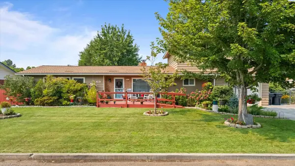 416 N Road 36, Pasco, WA 99301