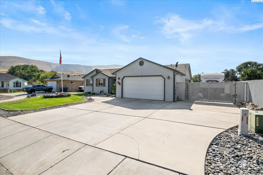505 Paver Ct, Benton City, WA 99320 - #2