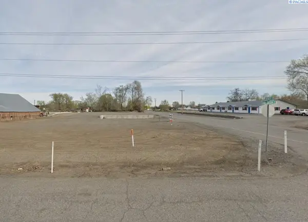 2536 Van Giesen, Richland, WA 99354