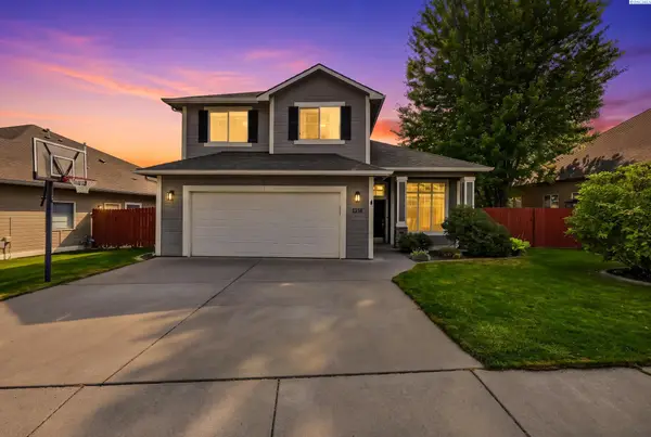 1928 Penny Royal Ave, Richland, WA 99352