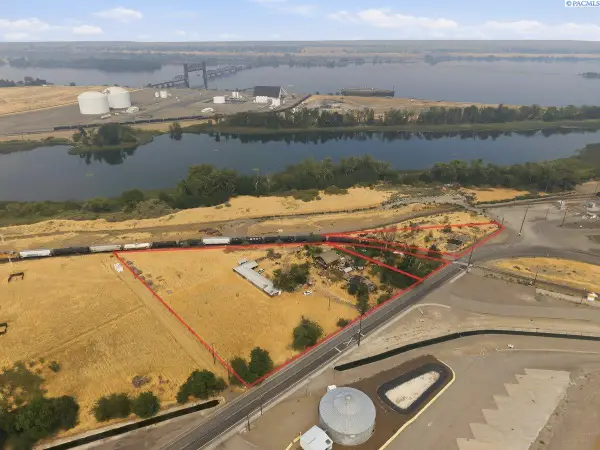 226704 E Bowles Rd, Kennewick, WA 99337