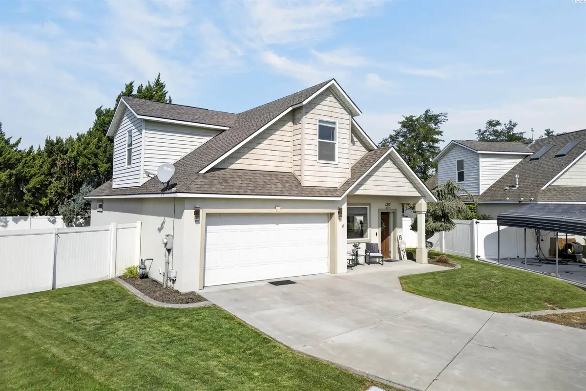 1312 N 37th Ct, Pasco, WA 99301 - #1