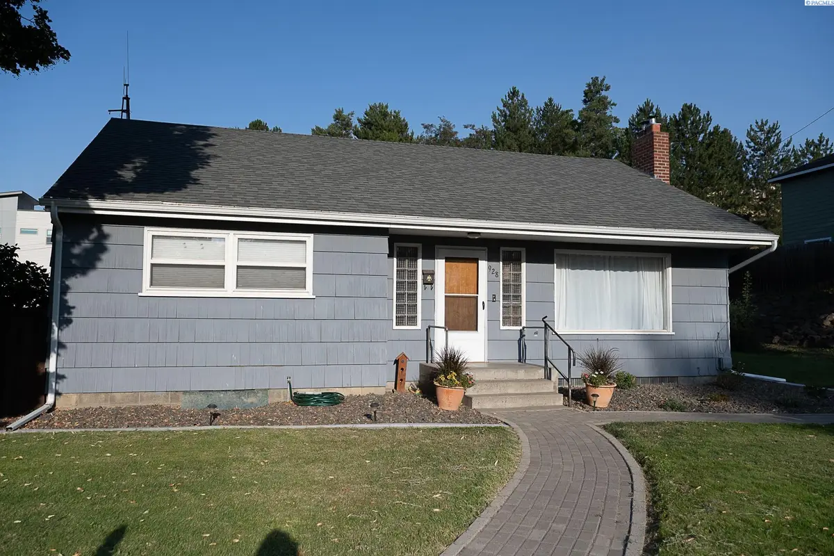 928 Market St, Prosser, WA 99350 - #1