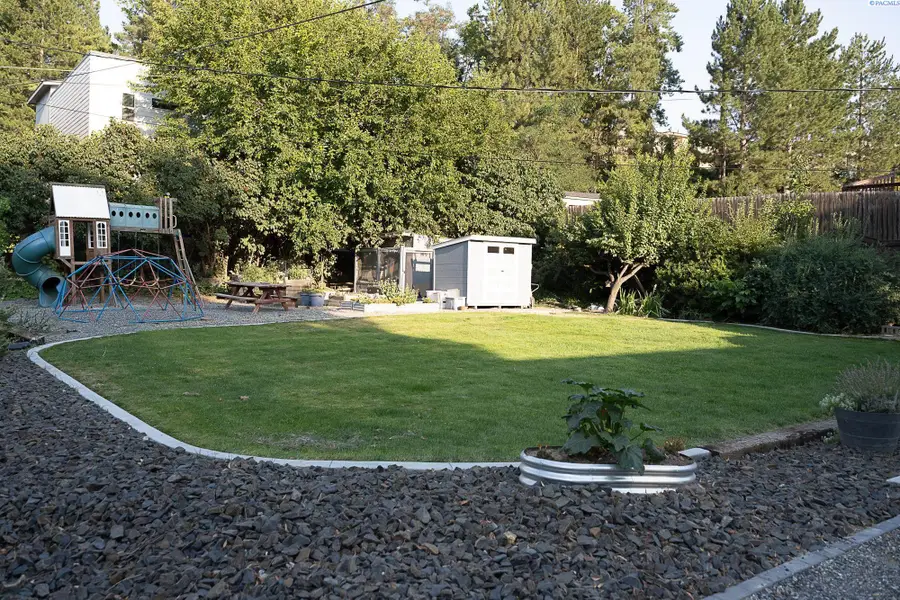 928 Market St, Prosser, WA 99350 - #3