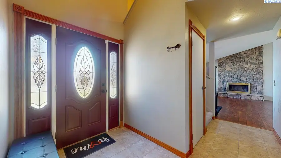 5901 W 12th Avenue, Kennewick, WA 99338 - #3