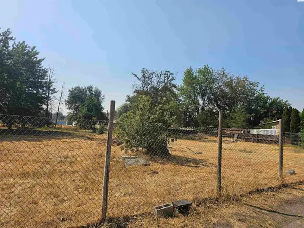 18008 S Hawthorne Street, Kennewick, WA 99337