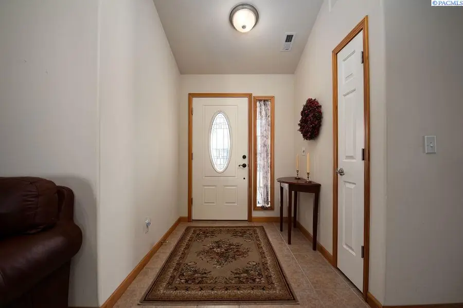 4307 Segovia Dr, Pasco, WA 99301 - #3