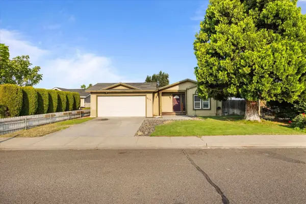 611 N Waldemar Ave, Pasco, WA 99301
