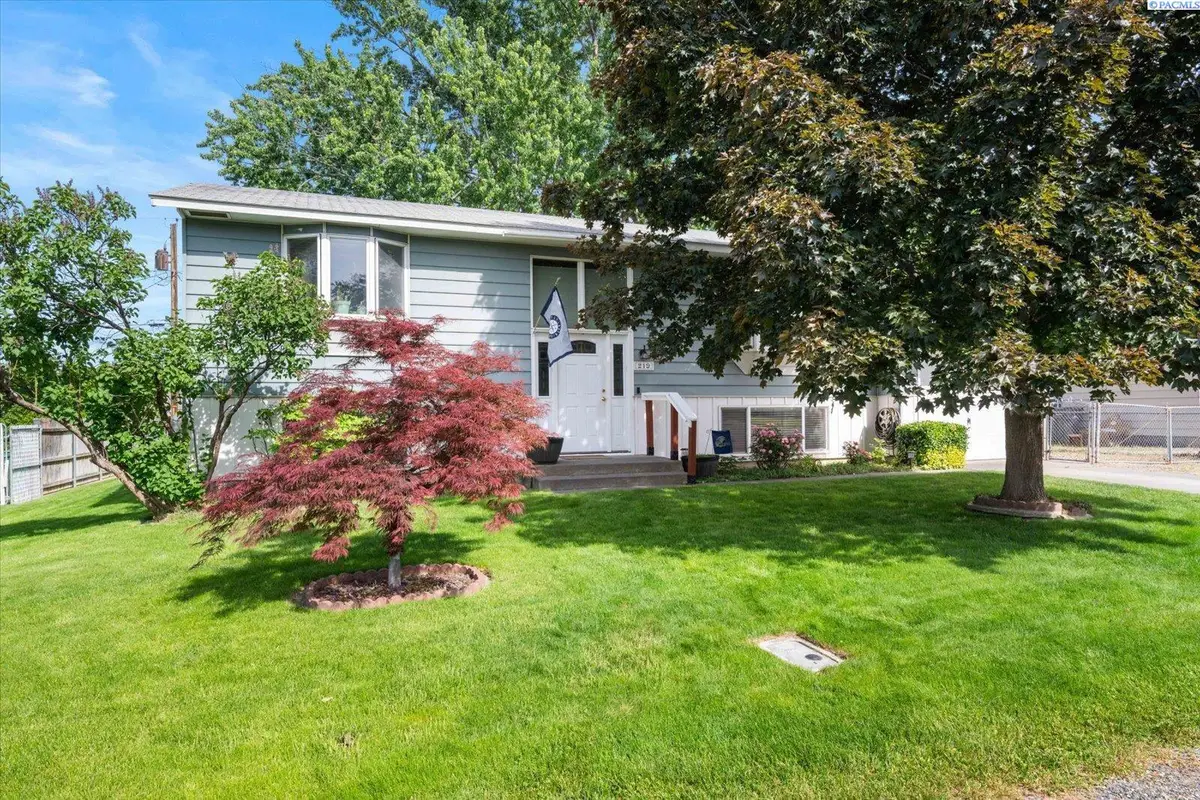 219 S Olson St, Kennewick, WA 99336 - #1