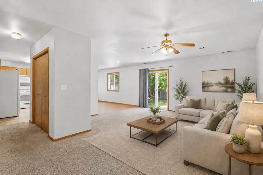 1412 W 24th Loop, Kennewick, WA 99337 - #2