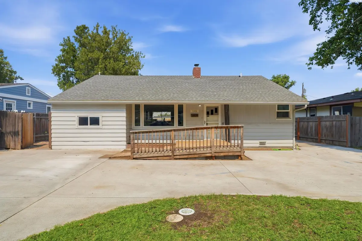 1926 W 6th Ave, Kennewick, WA 99336 - #1