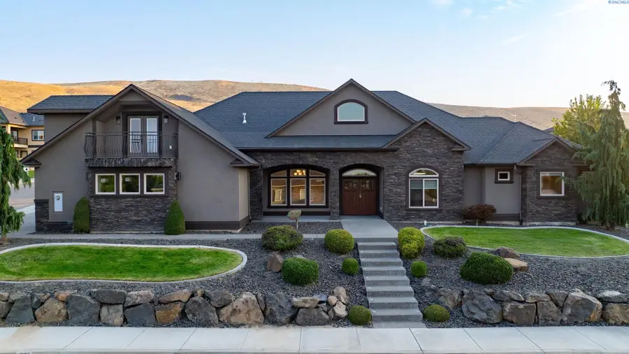 2303 W 49th Ave, Kennewick, WA 99337 - #3
