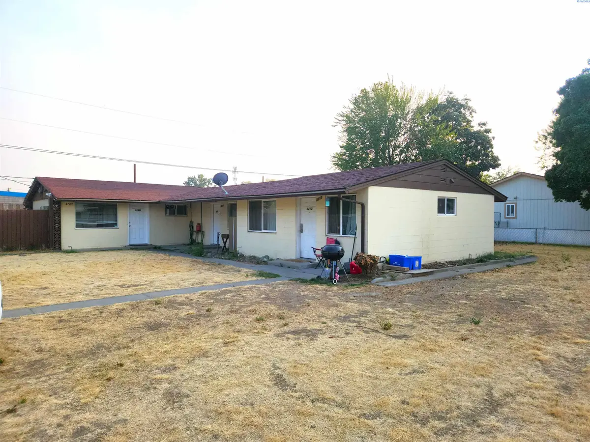 3211 W John Day Ave, Kennewick, WA 99336 - #1