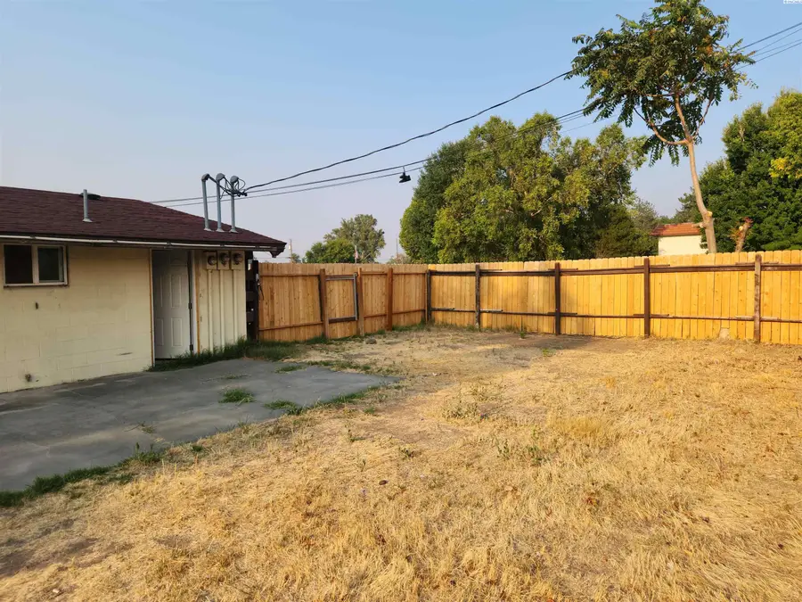 3211 W John Day Ave, Kennewick, WA 99336 - #3